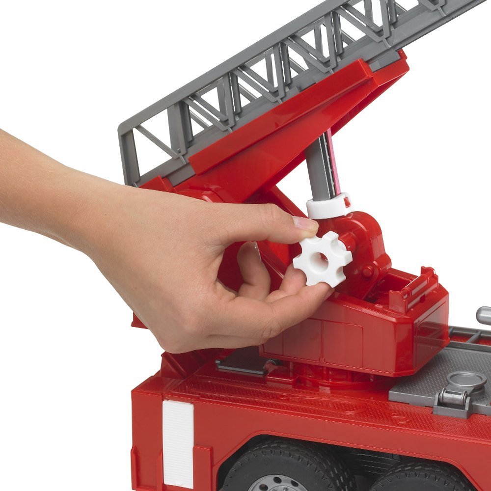 pozharnaya mashina bruder man so svetom i zvukom 47 sm 02771