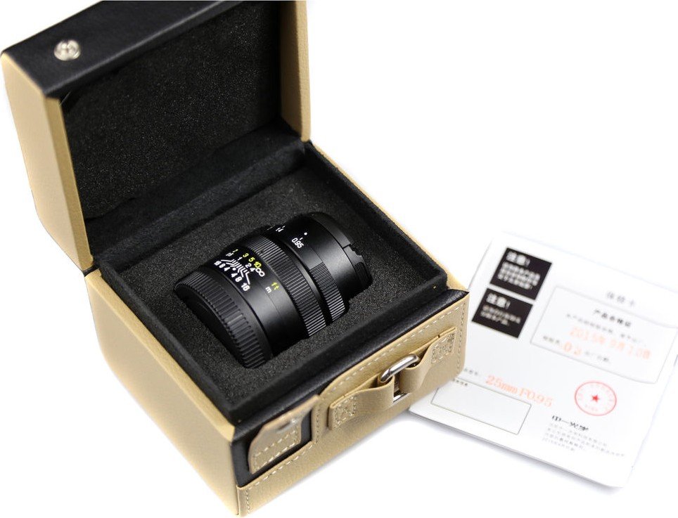 Объектив Zhongyi Mitakon Speedmaster 25mm f/0.95 Black Micro 4/3