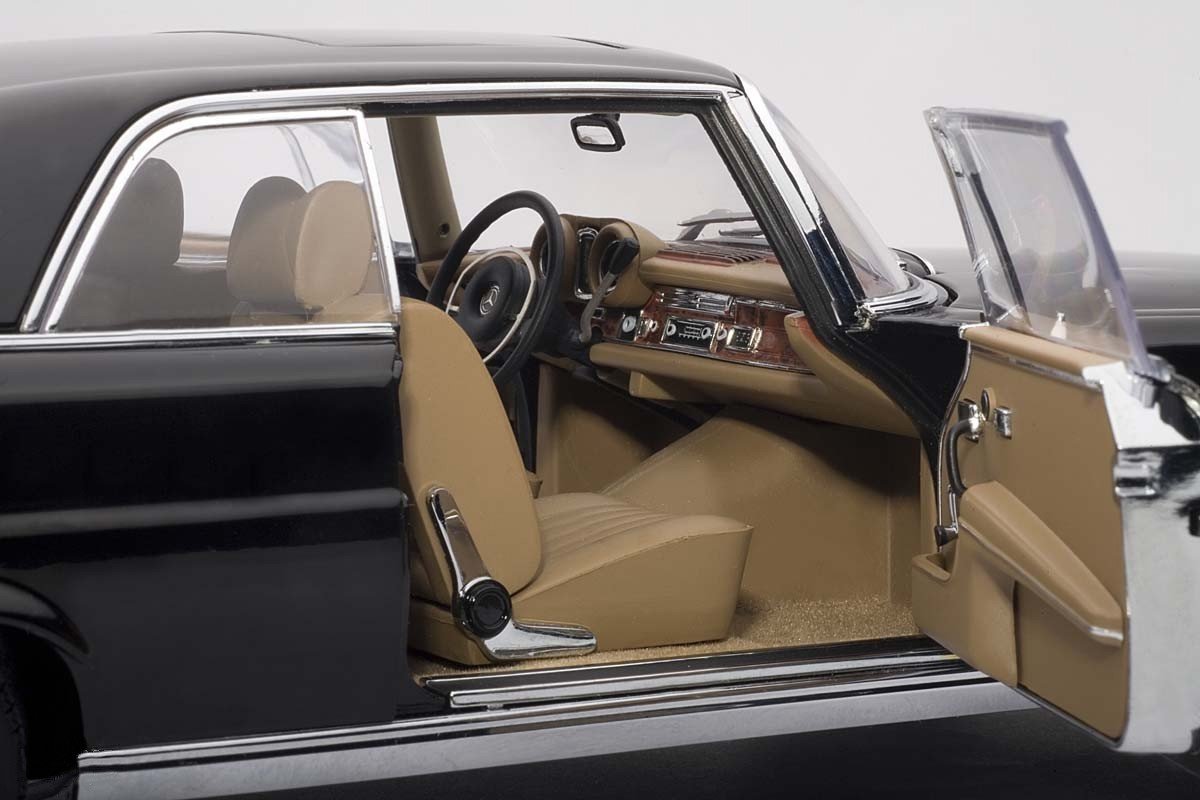 ウ*ン様 AUTOart Mercedes-Benz 280 SE 1:18 Автомодель Autoart Mercedes-Benz 280 SE Coupe 1:18 (76286) купить