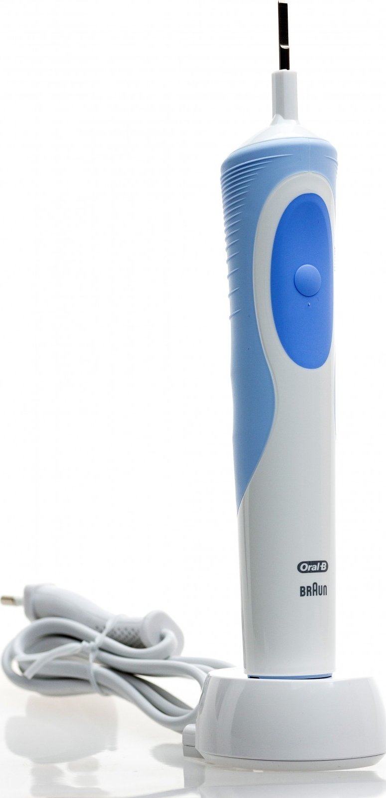 Зубная электрощетка Braun Oral-B Vitality Cross Action D12.513 ...